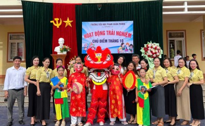 GV, HS và đội múa lân